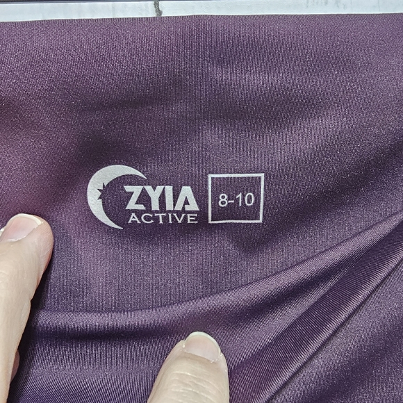 Zyia Active Women's Size 8-10 High Rise Crop Side Pocket Leggings Plum Purple. - Picture 4 of 7